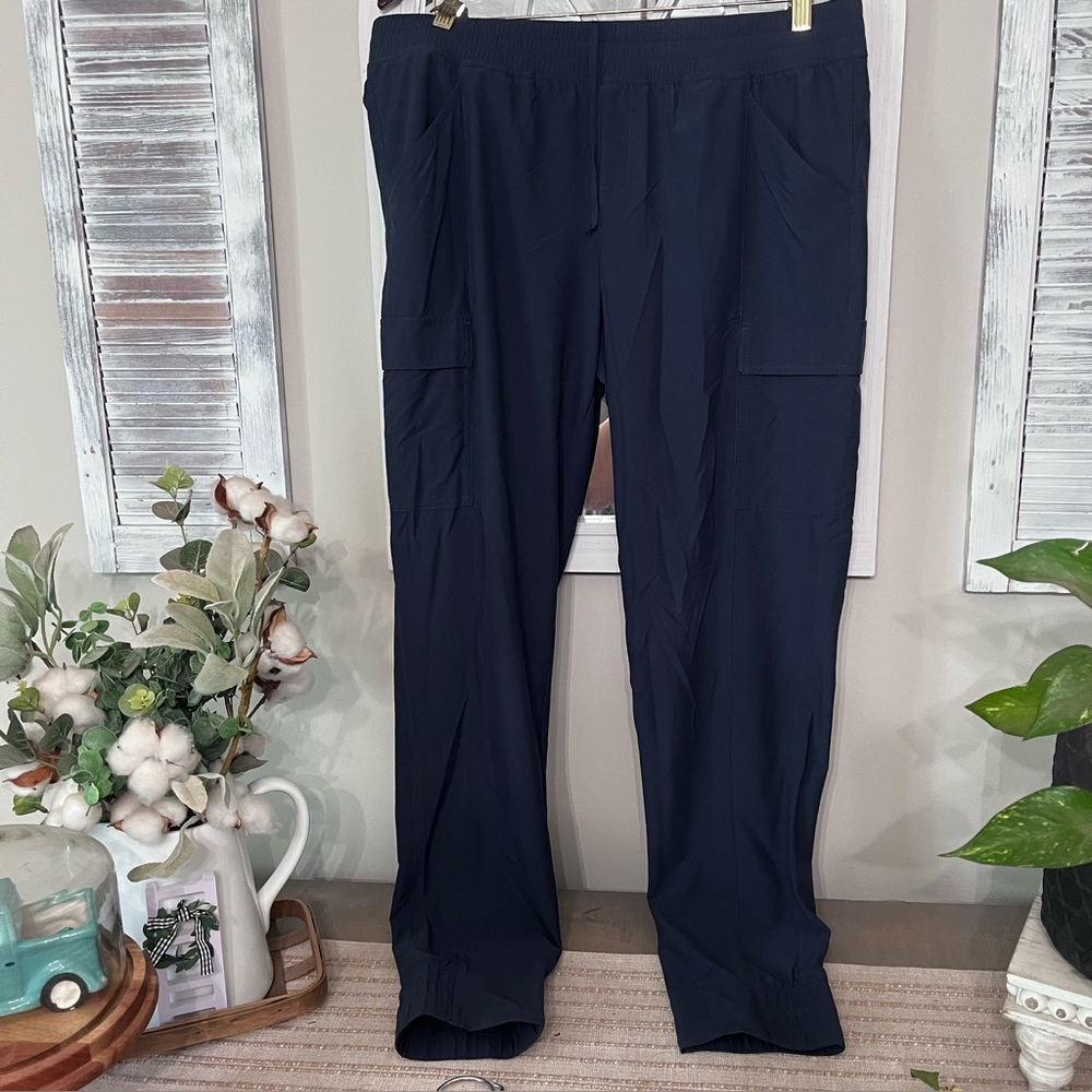 The North Face Tech Sheltay Cargo Pocket Jogger Women’s Sz 12 Navy ltweight EUC